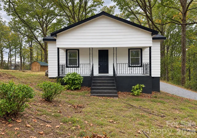 Photo 1 of Single family home for sale at 905 Gantt St, Kings Mountain, NC 28086 | MLS# 4435210 | Listing updated on 2026-10-27