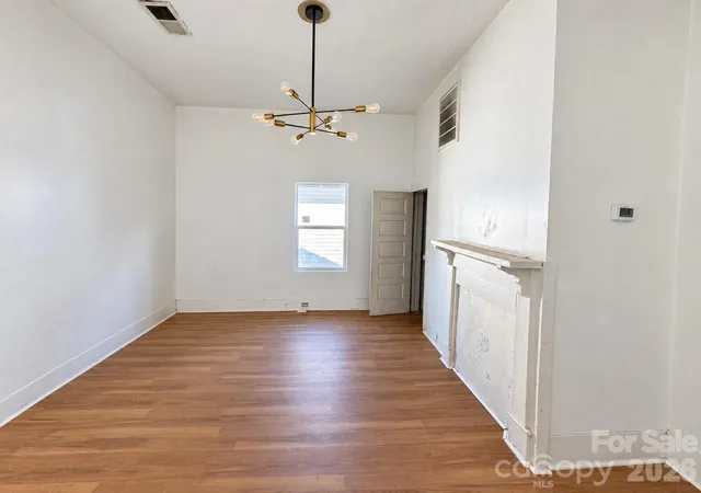 Photo 3 of Single family home for sale at 930 4th Street, Statesville, NC 28677 | MLS# 4435217 | Listing updated on 2026-10-27