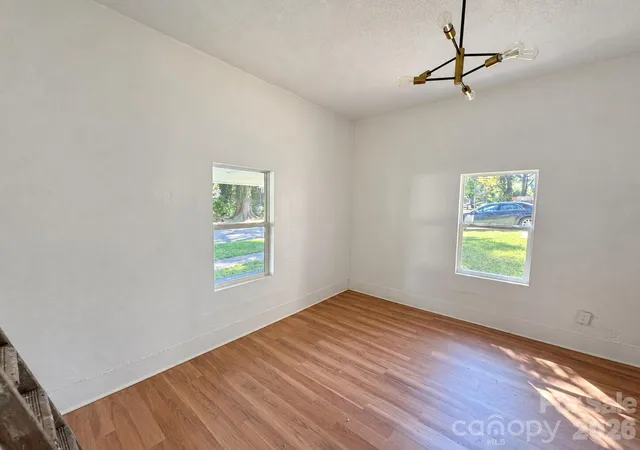 Photo 4 of Single family home for sale at 930 4th Street, Statesville, NC 28677 | MLS# 4435217 | Listing updated on 2026-10-27