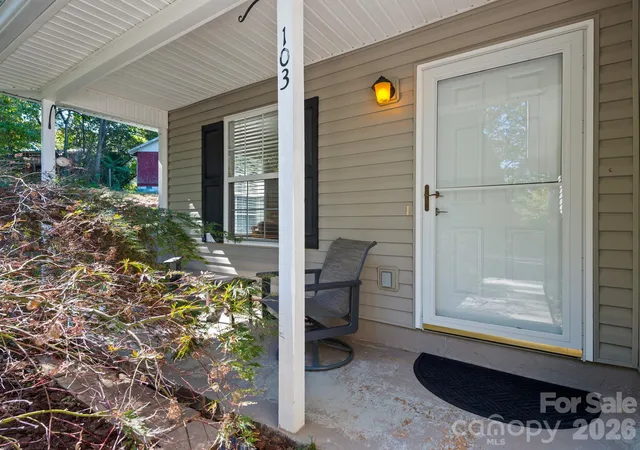 Photo 2 of Single family home for sale at 103 Amelia Dr, Hendersonville, NC 28792 | MLS# 4435228 | Listing updated on 2026-10-16