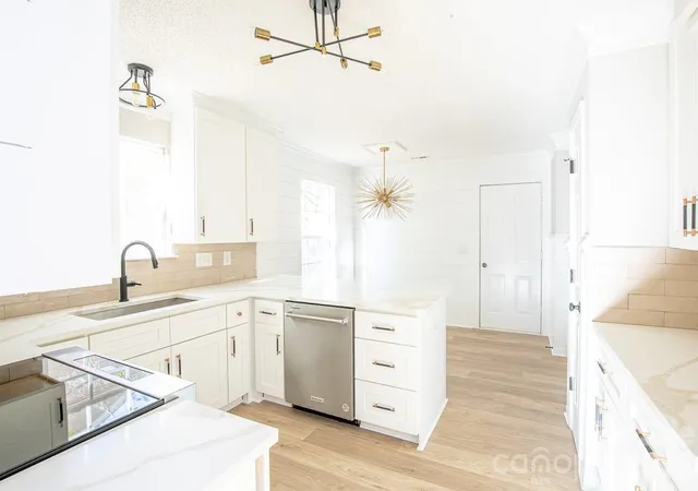 Photo 3 of Single family home for sale at 1036 Valley Frg Rd, Clover, SC 29710 | MLS# 4435260 | Listing updated on 2026-10-25