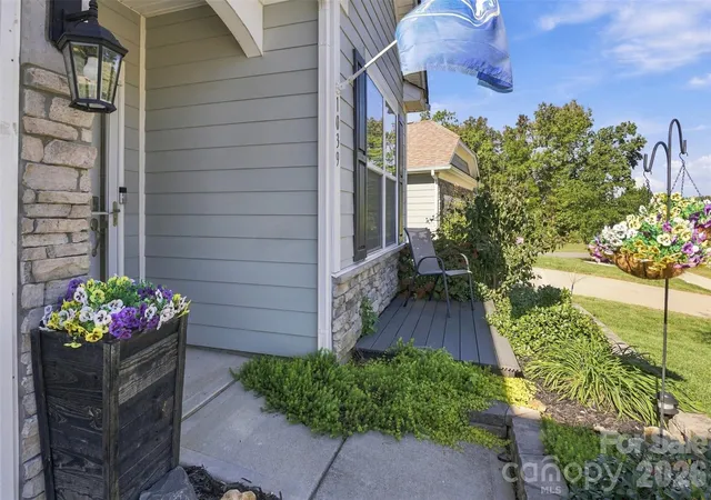 Photo 1 of Single family home for sale at 1039 Bonum Rd, Lake Wylie, SC 29710 | MLS# 4435263 | Listing updated on 2026-10-29