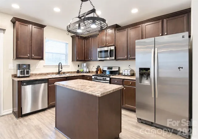Photo 4 of Single family home for sale at 4708 Mcclure Rd, Charlotte, NC 28216 | MLS# 4435269 | Listing updated on 2026-10-24