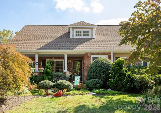 Photo 2 of Townhouse for sale at 1111 Citation Cir, Hendersonville, NC 28739 | MLS# 4435270 | Listing updated on 2026-10-16