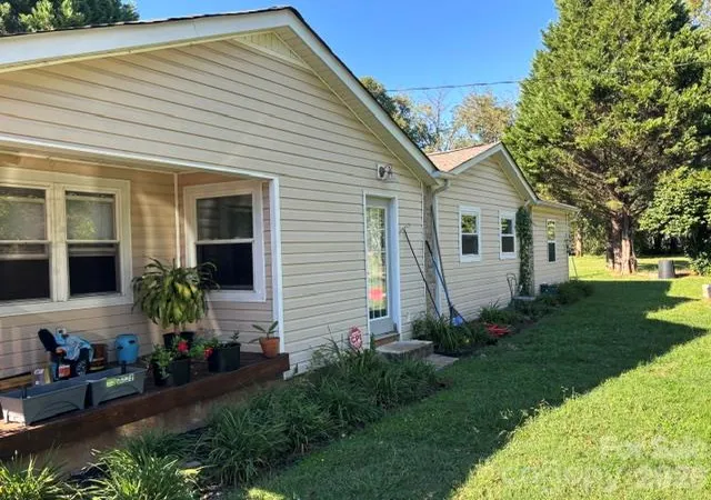 Photo 1 of Single family home for sale at 107 Piedmont Rd, Belmont, NC 28012 | MLS# 4435275 | Listing updated on 2026-10-29