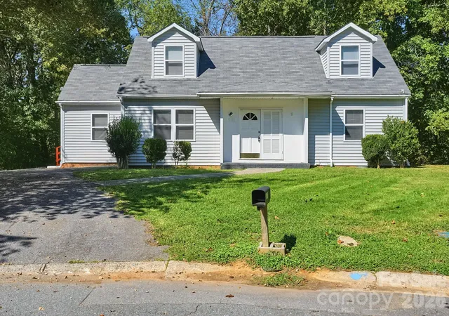 Photo 1 of Single family home for sale at 5111 Belcamp Ln, Charlotte, NC 28215 | MLS# 4435286 | Listing updated on 2026-10-20