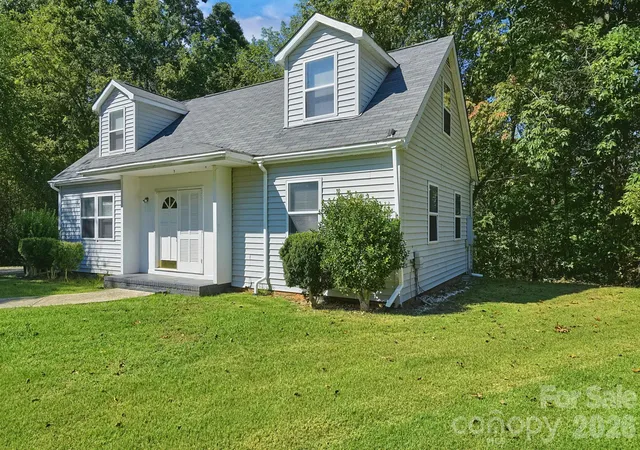 Photo 2 of Single family home for sale at 5111 Belcamp Ln, Charlotte, NC 28215 | MLS# 4435286 | Listing updated on 2026-10-20