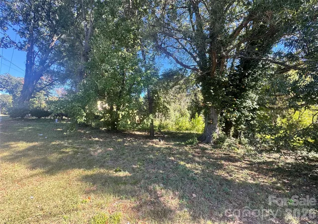 Photo 4 of Land for sale at 2439 Eastway Dr, Charlotte, NC 28205 | MLS# 4435288 | Listing updated on 2026-10-19