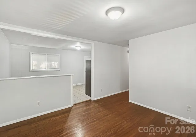 Photo 3 of Single family home for sale at 301 Edgegreen Dr, Charlotte, NC 28217 | MLS# 4435291 | Listing updated on 2026-10-23