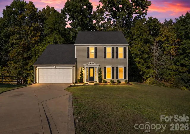Photo 2 of Single family home for sale at 1319 Red Tallen Ct, Charlotte, NC 28214 | MLS# 4435298 | Listing updated on 2026-10-24