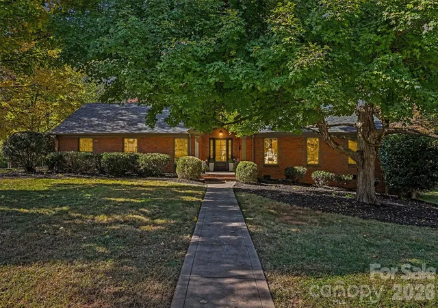 Photo 1 of Single family home for sale at 701 Manning Dr, Charlotte, NC 28209 | MLS# 4435304 | Listing updated on 2026-10-29