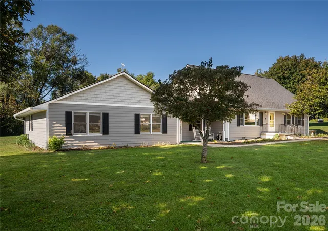 Single family home for sale at 47 Cane Crk Cir, Fairview, NC 28730 | MLS# 4435313