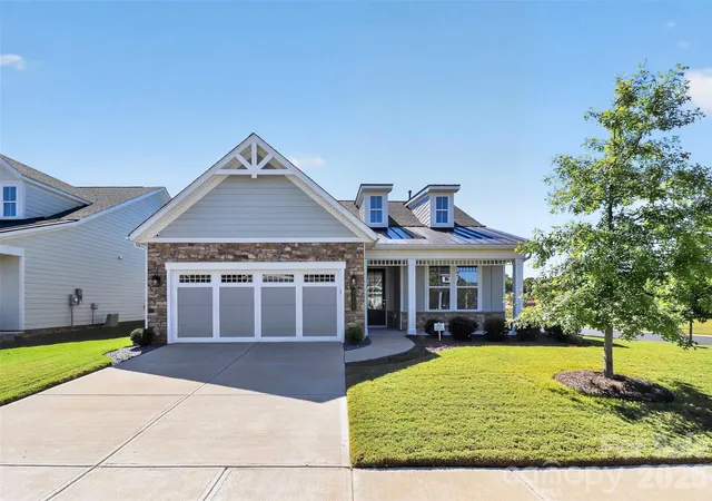 Photo 1 of Single family home for sale at 4404 Moxie Way, Charlotte, NC 28215 | MLS# 4435319 | Listing updated on 2026-10-26