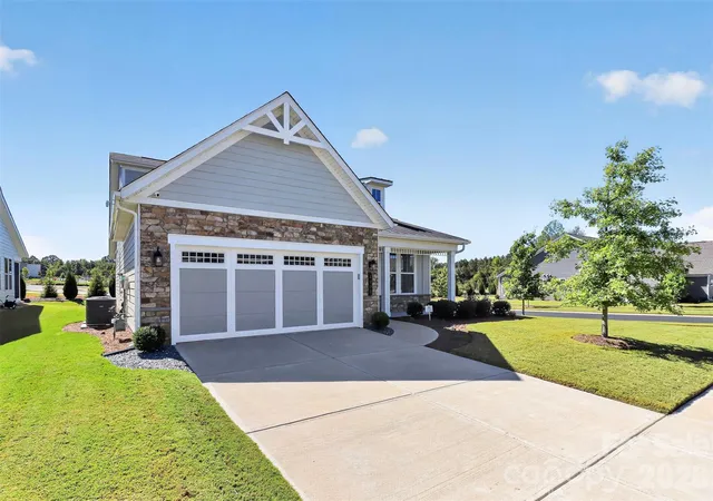 Photo 2 of Single family home for sale at 4404 Moxie Way, Charlotte, NC 28215 | MLS# 4435319 | Listing updated on 2026-10-26