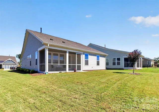 Photo 3 of Single family home for sale at 4404 Moxie Way, Charlotte, NC 28215 | MLS# 4435319 | Listing updated on 2026-10-26