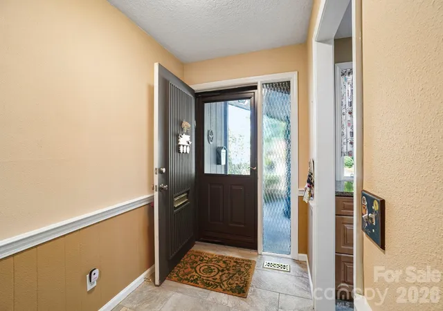 Photo 3 of Condo for sale at 82 Laurelwood Cir W, Hendersonville, NC 28791 | MLS# 4435326 | Listing updated on 2026-10-25