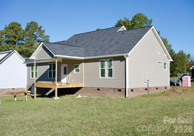 Photo 3 of Single family home for sale at 511 Birdie Hvn Dr, Chester, SC 29706 | MLS# 4435345 | Listing updated on 2026-10-22