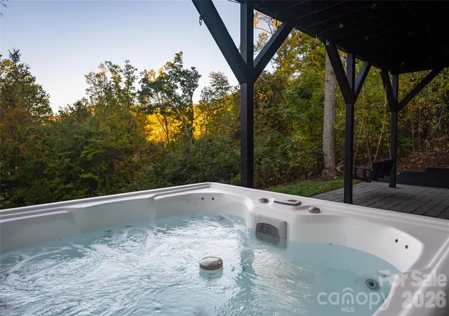 Photo 3 of Single family home for sale at 125 Carolina Lily Ln, Asheville, NC 28804 | MLS# 4435348 | Listing updated on 2026-10-30