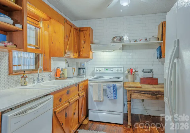 Photo 3 of Single family home for sale at 75 Harrison Hl Rd, Swannanoa, NC 28778 | MLS# 4435357 | Listing updated on 2026-10-28
