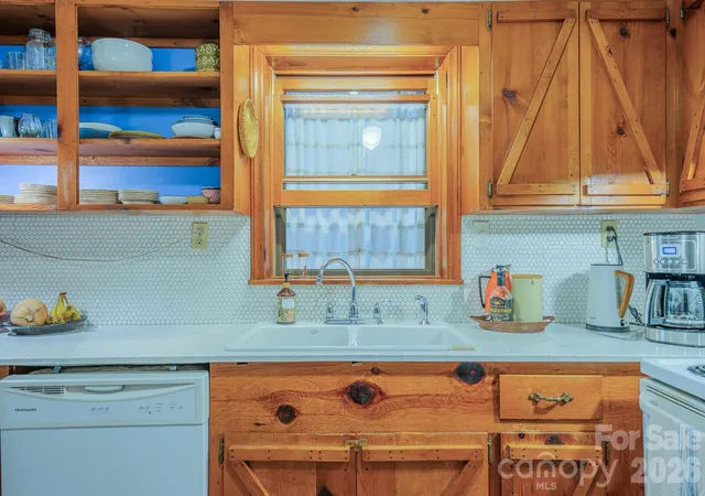 Photo 4 of Single family home for sale at 75 Harrison Hl Rd, Swannanoa, NC 28778 | MLS# 4435357 | Listing updated on 2026-10-28