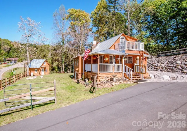 Photo 2 of Single family home for sale at 206 Mitchell Trl Rd, Statesville, NC 28625 | MLS# 4435361 | Listing updated on 2026-10-28