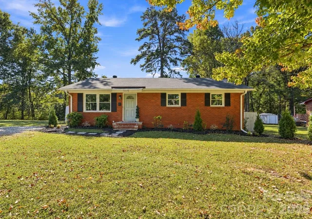 Single family home for sale at 105 Mcgee St, Fort Mill, SC 29715 | MLS# 4435377