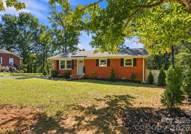 Photo 3 of Single family home for sale at 105 Mcgee St, Fort Mill, SC 29715 | MLS# 4435377 | Listing updated on 2026-10-28