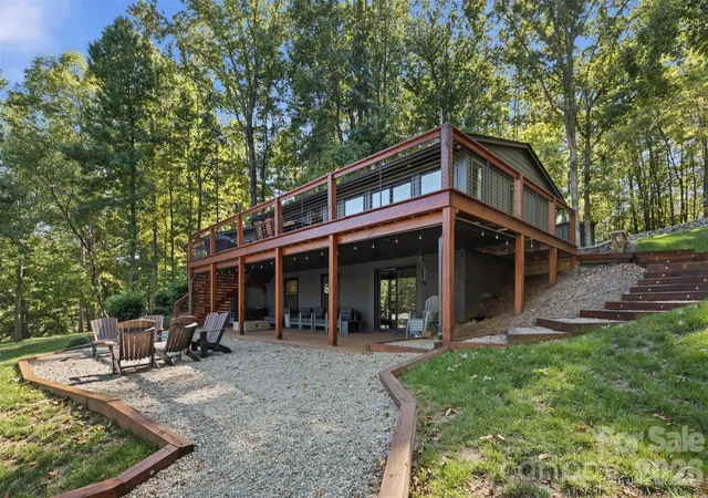 Photo 2 of Single family home for sale at 128 Wickford Ln, Mooresville, NC 28117 | MLS# 4435379 | Listing updated on 2026-10-17