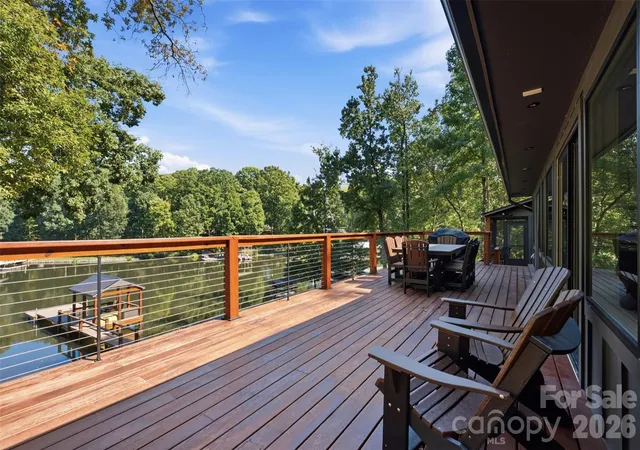 Photo 3 of Single family home for sale at 128 Wickford Ln, Mooresville, NC 28117 | MLS# 4435379 | Listing updated on 2026-10-17
