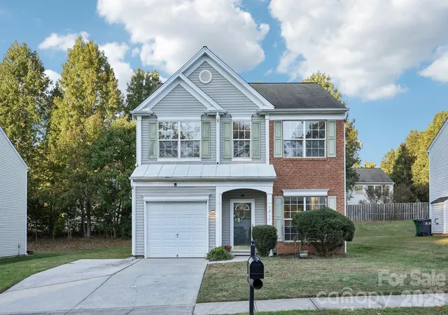 Photo 1 of Single family home for sale at 1217 Stourbridge Lion Dr, Charlotte, NC 28213 | MLS# 4435389 | Listing updated on 2026-10-22