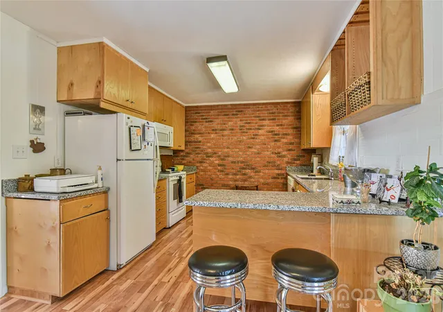 Photo 3 of House for sale at 2 Adamswood Rd, Asheville, NC 28803 | MLS# 4435406 | Listing updated on 2026-10-27
