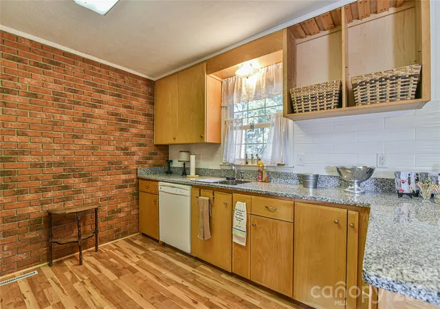 Photo 4 of House for sale at 2 Adamswood Rd, Asheville, NC 28803 | MLS# 4435406 | Listing updated on 2026-10-27