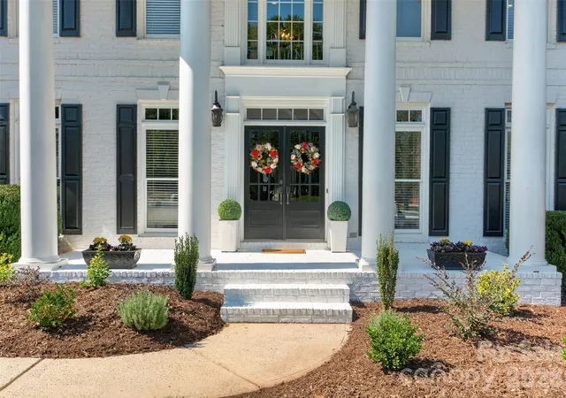 Photo 3 of Single family home for sale at 8634 Woodmere Xing Dr, Charlotte, NC 28226 | MLS# 4435409 | Listing updated on 2026-10-21