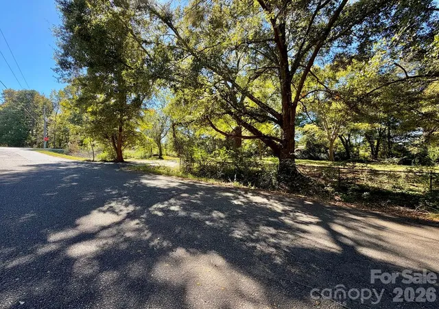Photo 4 of Sale Pending at 1013 Neely Store Rd, Rock Hill, SC 29730 | MLS# 4435410 | Listing updated on 2026-10-25