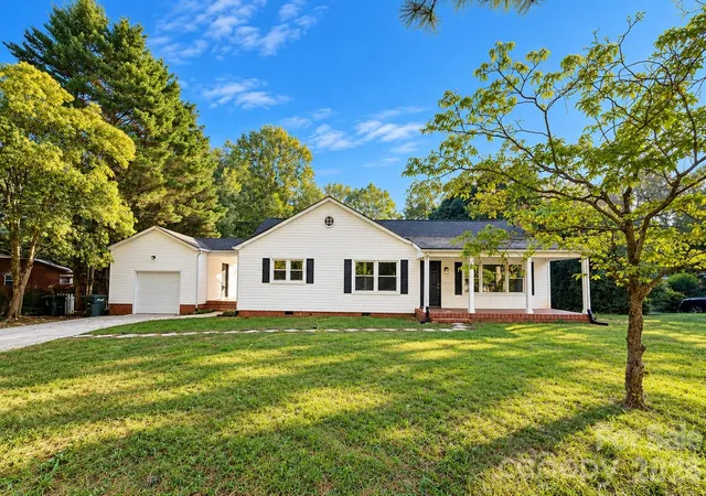 Photo 2 of Single family home for sale at 103 S Westover Dr, Monroe, NC 28112 | MLS# 4435412 | Listing updated on 2026-10-18