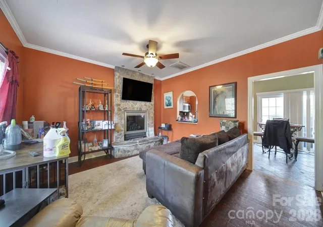 Photo 1 of Single family home for sale at 6029 Timbertop Ln, Charlotte, NC 28215 | MLS# 4435438 | Listing updated on 2026-10-22