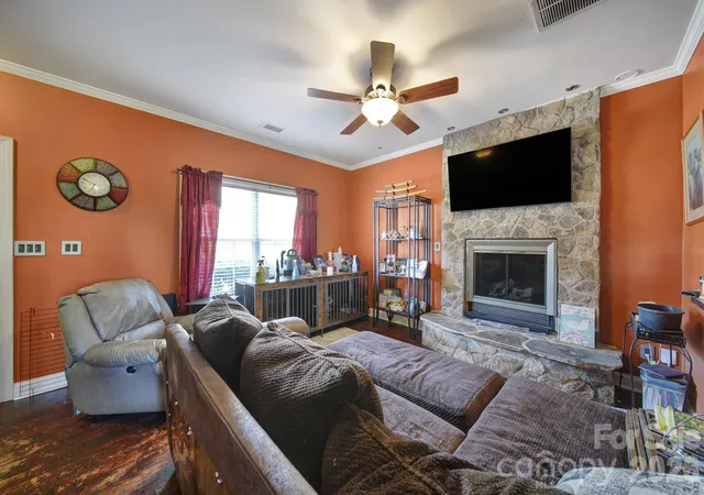 Photo 2 of Single family home for sale at 6029 Timbertop Ln, Charlotte, NC 28215 | MLS# 4435438 | Listing updated on 2026-10-22