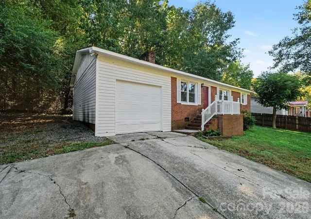 Photo 2 of Single family home for sale at 306 Hubbard St, Lincolnton, NC 28092 | MLS# 4435443 | Listing updated on 2026-10-25