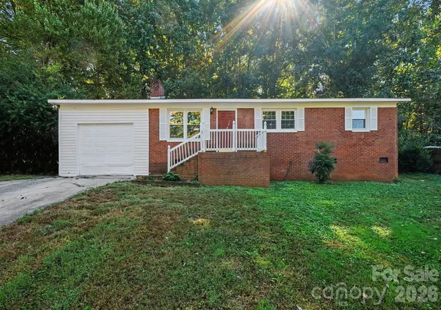 Photo 1 of Single family home for sale at 306 Hubbard St, Lincolnton, NC 28092 | MLS# 4435443 | Listing updated on 2026-10-25