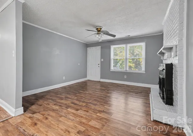 Photo 4 of Single family home for sale at 306 Hubbard St, Lincolnton, NC 28092 | MLS# 4435443 | Listing updated on 2026-10-25