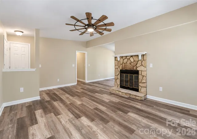 Photo 3 of Single family home for sale at 114 Lauren Ct, Gastonia, NC 28056 | MLS# 4435457 | Listing updated on 2026-10-29