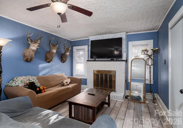 Photo 1 of Single family home for sale at 407 3rd Avenue SE, Hickory, NC 28602 | MLS# 4435465 | Listing updated on 2026-10-24