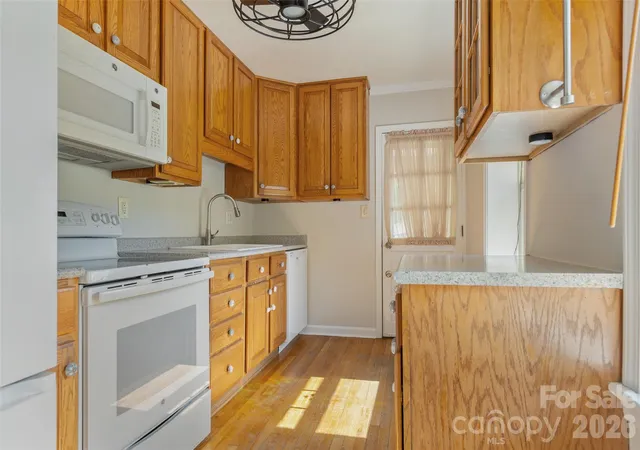 Photo 4 of Single family home for sale at 442 Armstrong Ave, Hendersonville, NC 28739 | MLS# 4435472 | Listing updated on 2026-10-21