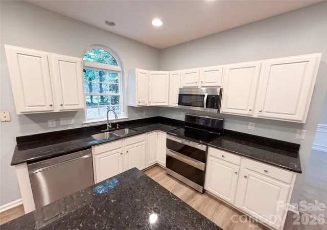 Photo 4 of Single family home for sale at 9339 Autumn Applause Dr, Charlotte, NC 28277 | MLS# 4435503 | Listing updated on 2026-10-29