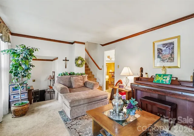 Photo 2 of Single family home for sale at 4701 Farm Pond Ln, Charlotte, NC 28212 | MLS# 4435508 | Listing updated on 2026-10-24