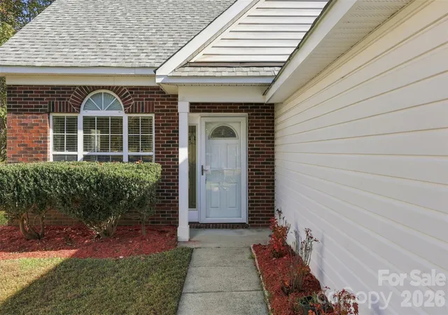 Photo 1 of Single family home for sale at 1937 Decatur Ct, Charlotte, NC 28213 | MLS# 4435536 | Listing updated on 2026-10-28