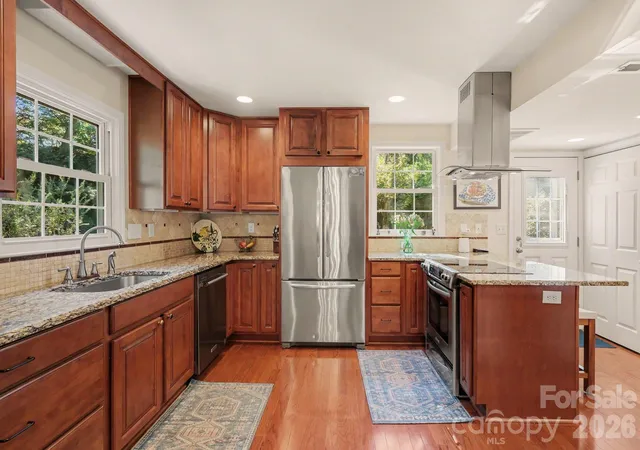 Photo 1 of Single family home for sale at 640 Heather Ln, Charlotte, NC 28209 | MLS# 4435553 | Listing updated on 2026-10-27
