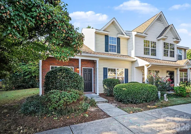 Photo 2 of Townhouse for sale at 417 Caddy St, Fort Mill, SC 29715 | MLS# 4435566 | Listing updated on 2026-10-18