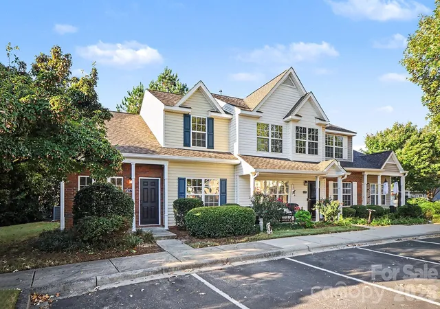 Photo 3 of Townhouse for sale at 417 Caddy St, Fort Mill, SC 29715 | MLS# 4435566 | Listing updated on 2026-10-18
