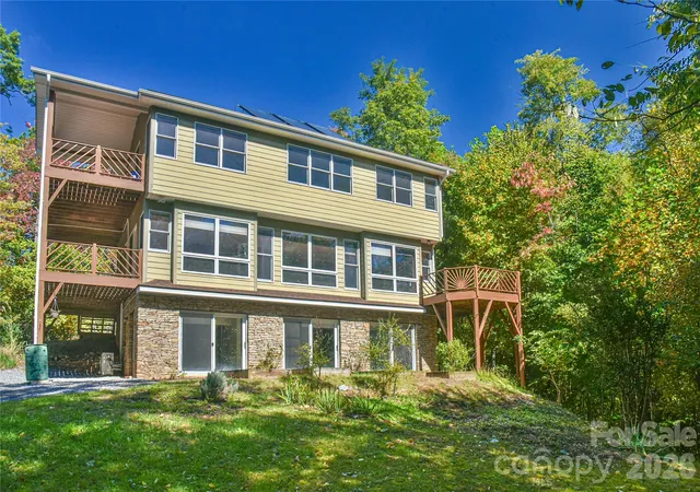 Photo 2 of Single family home for sale at 227 David Ridge Rd, Black Mountain, NC 28711 | MLS# 4435579 | Listing updated on 2026-10-27
